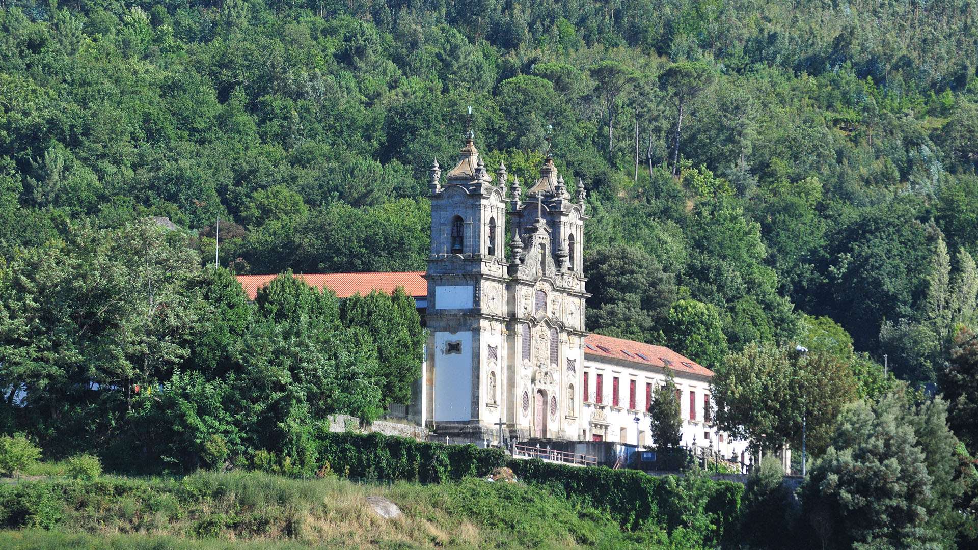 Pousada da Costa fechada Guimarães, agora!